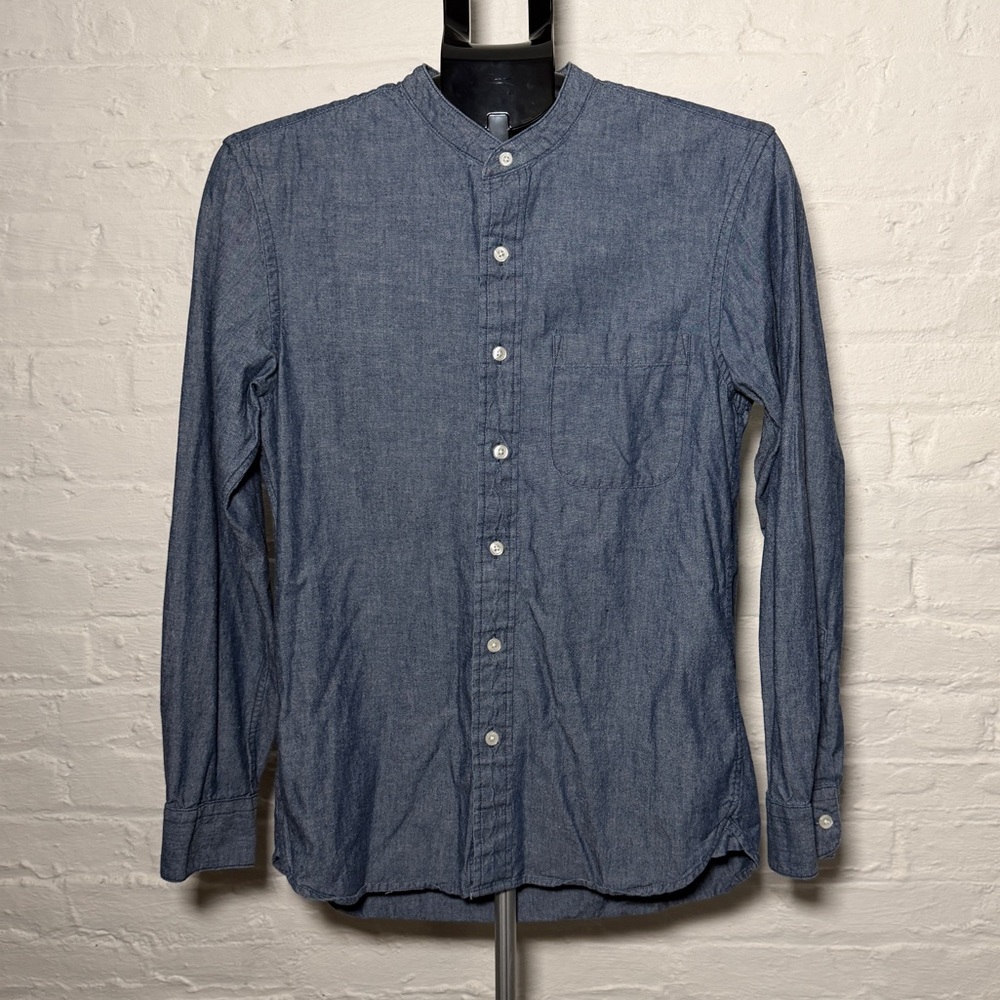 Muji Men's Blue Band Collar Chambray Button-Up Shirt